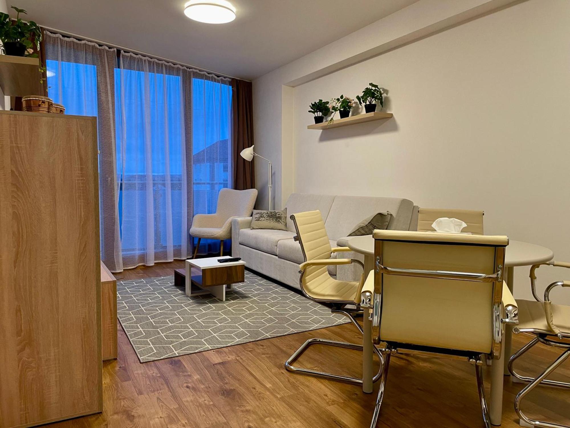 Apartman Astra Sezimovo Usti Exterior foto